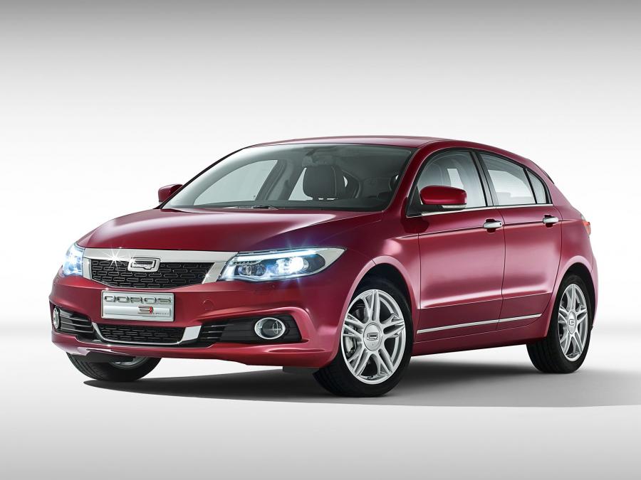  Qoros 3 Hatch 2014 года  (фото 9 из 17)